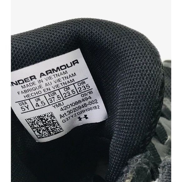 Under Armour BGS Jet 2018‎ Boys Size 5Y Black Basketball Shoes Lace Up 3020948 - Picture 7 of 8